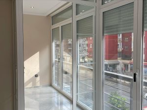 Carpintería de aluminio blanco con RPT Sevilla Aluminios Miguel Plaza 06